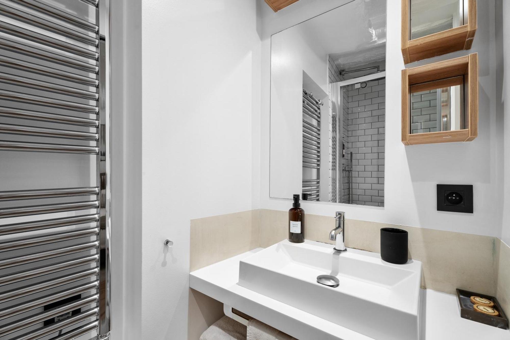 Appartement Cosy A 9 Min A Pied De La Cathedrale Notre Dame Parigi Esterno foto